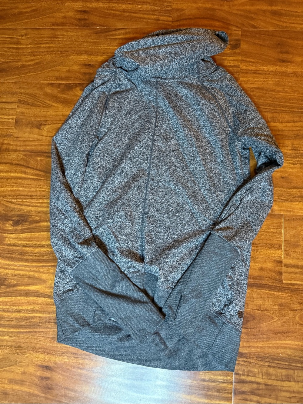 Zella Athletic Women’s Gray shirt | Twisted Neck